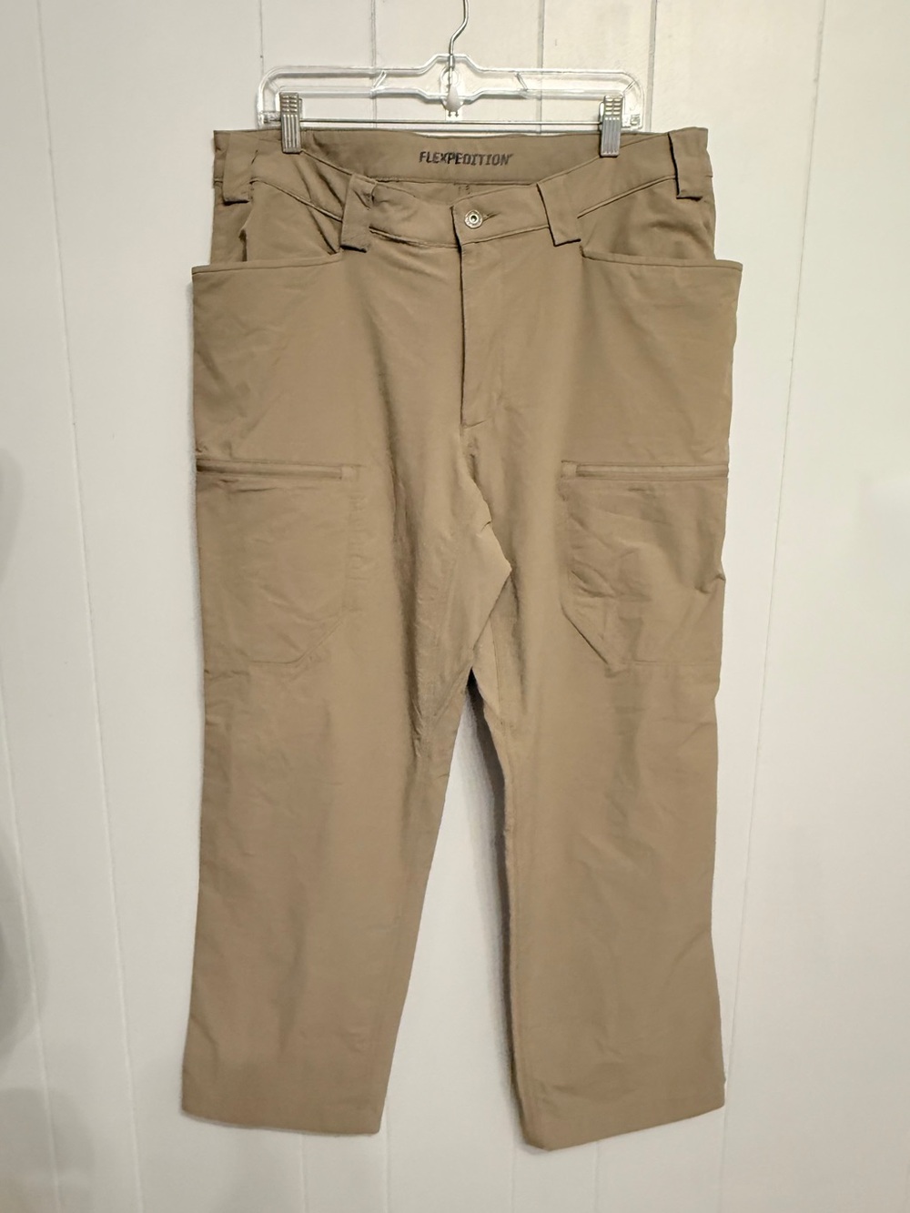 Duluth Trading Co Tan Flexfit Cargo Pants